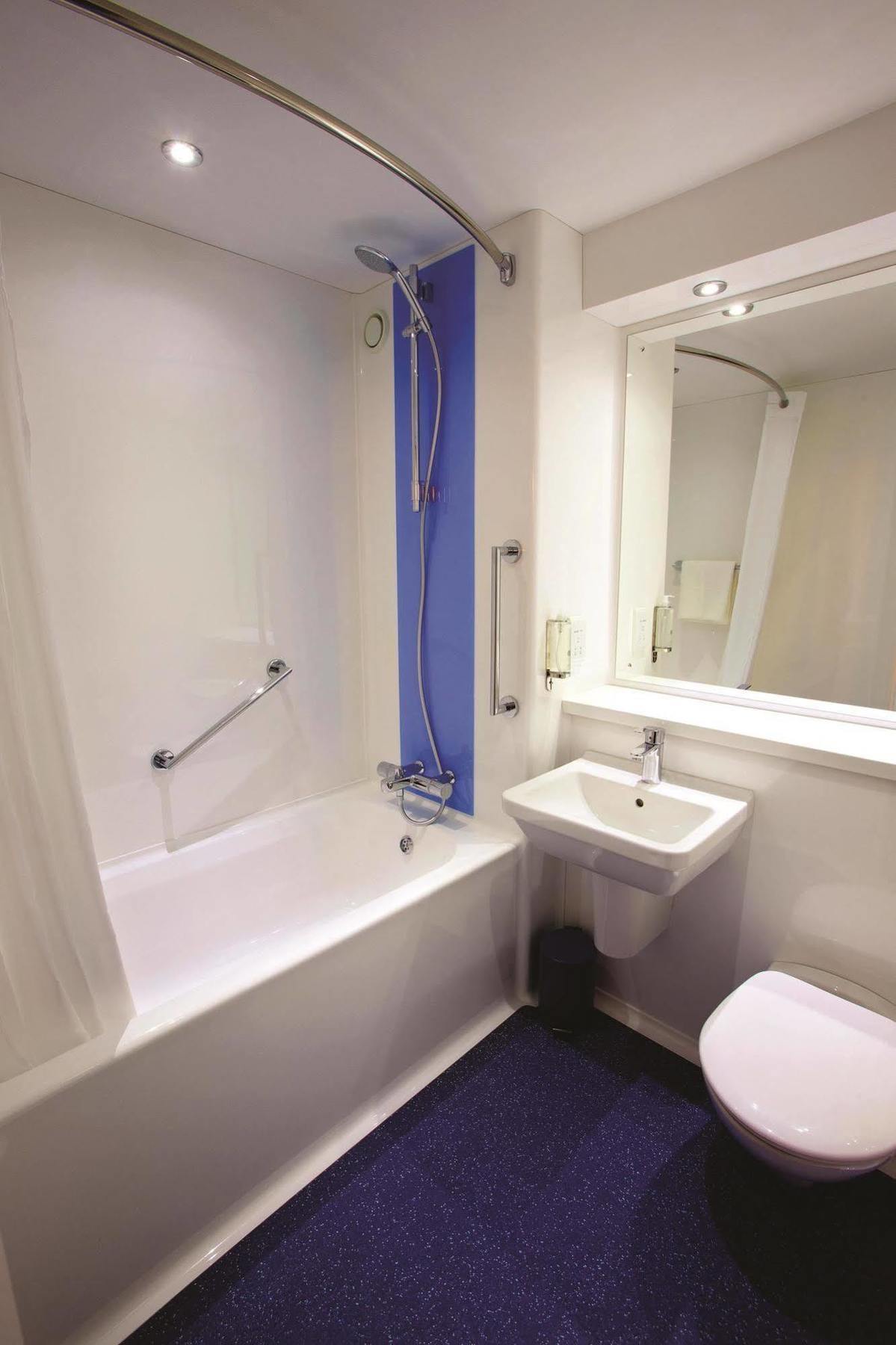 Travelodge London Vauxhall Exterior photo