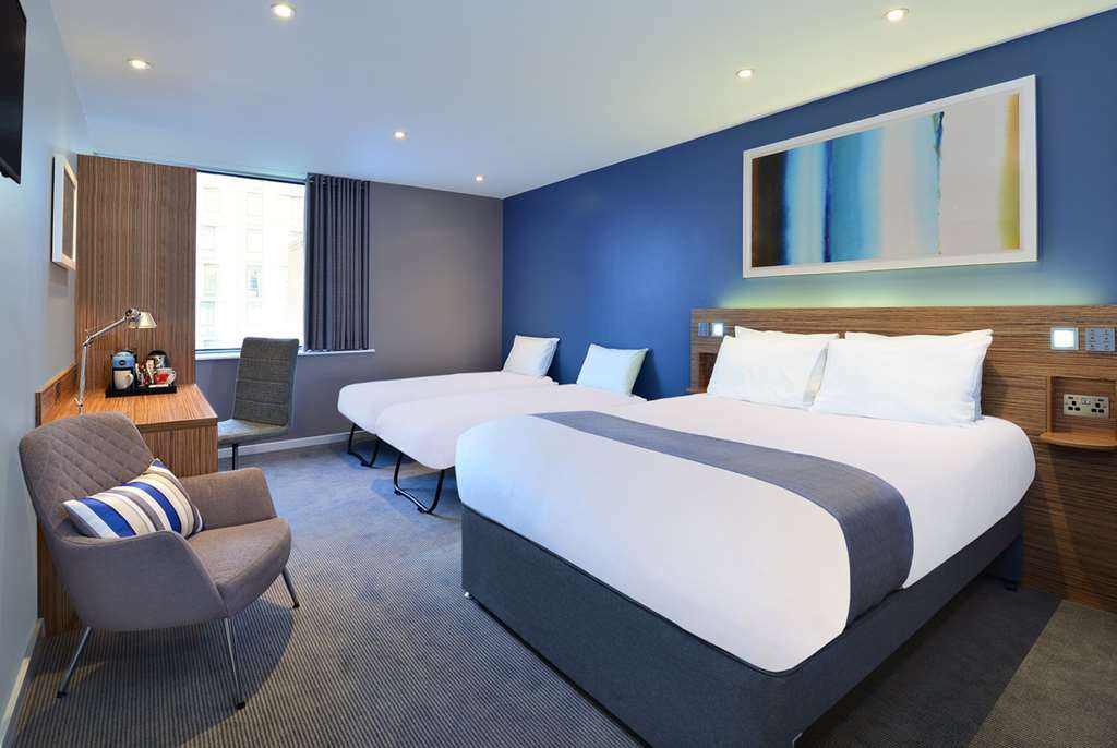 Travelodge London Vauxhall Room photo